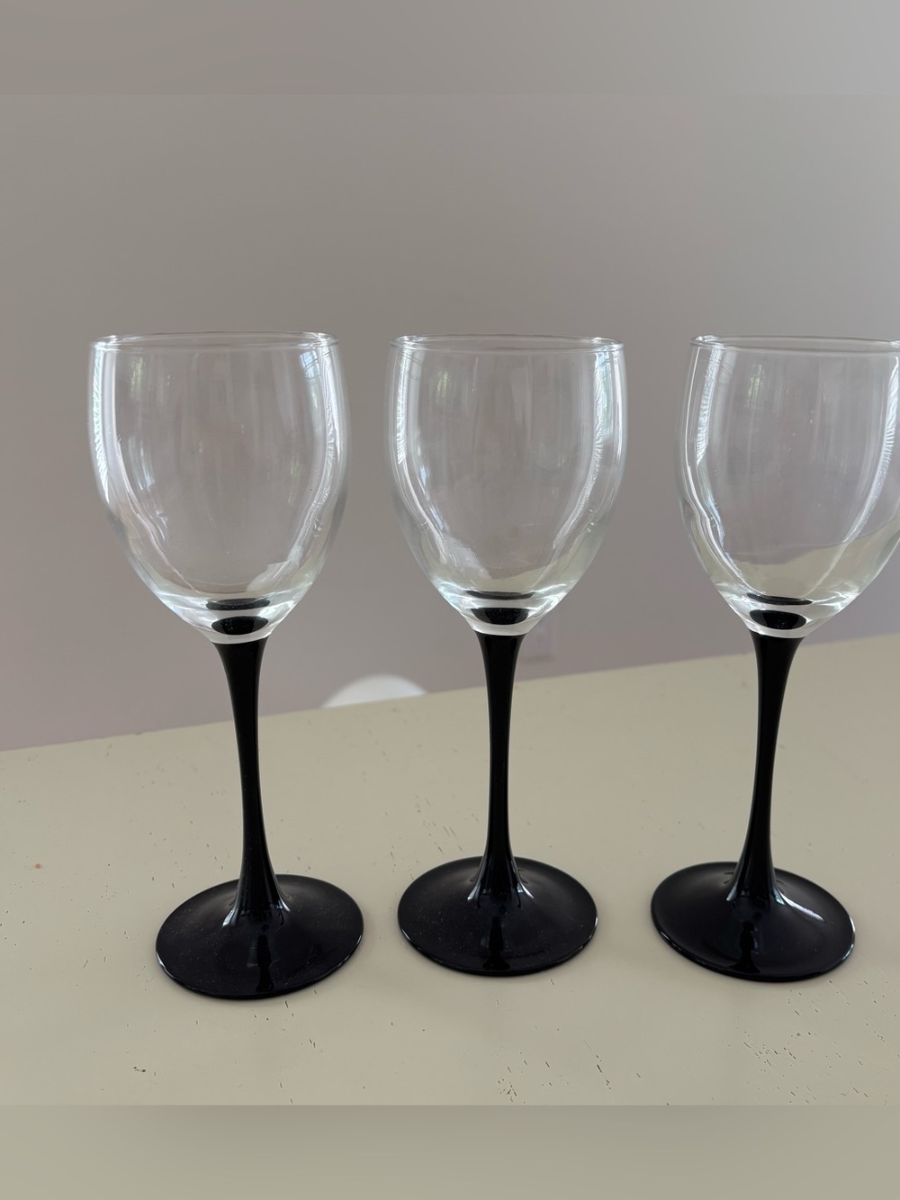 Luminarc white wine glasses Vintage 90s
